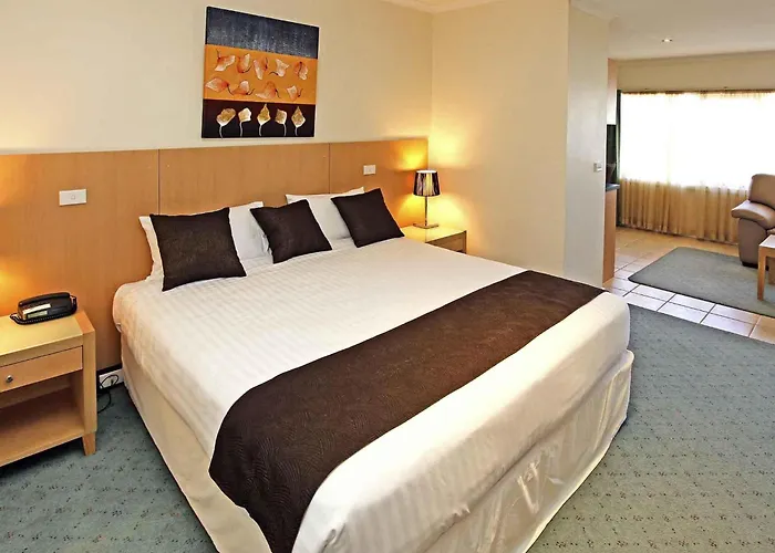 Luxury hotel only: Mercure Hotel Mildura